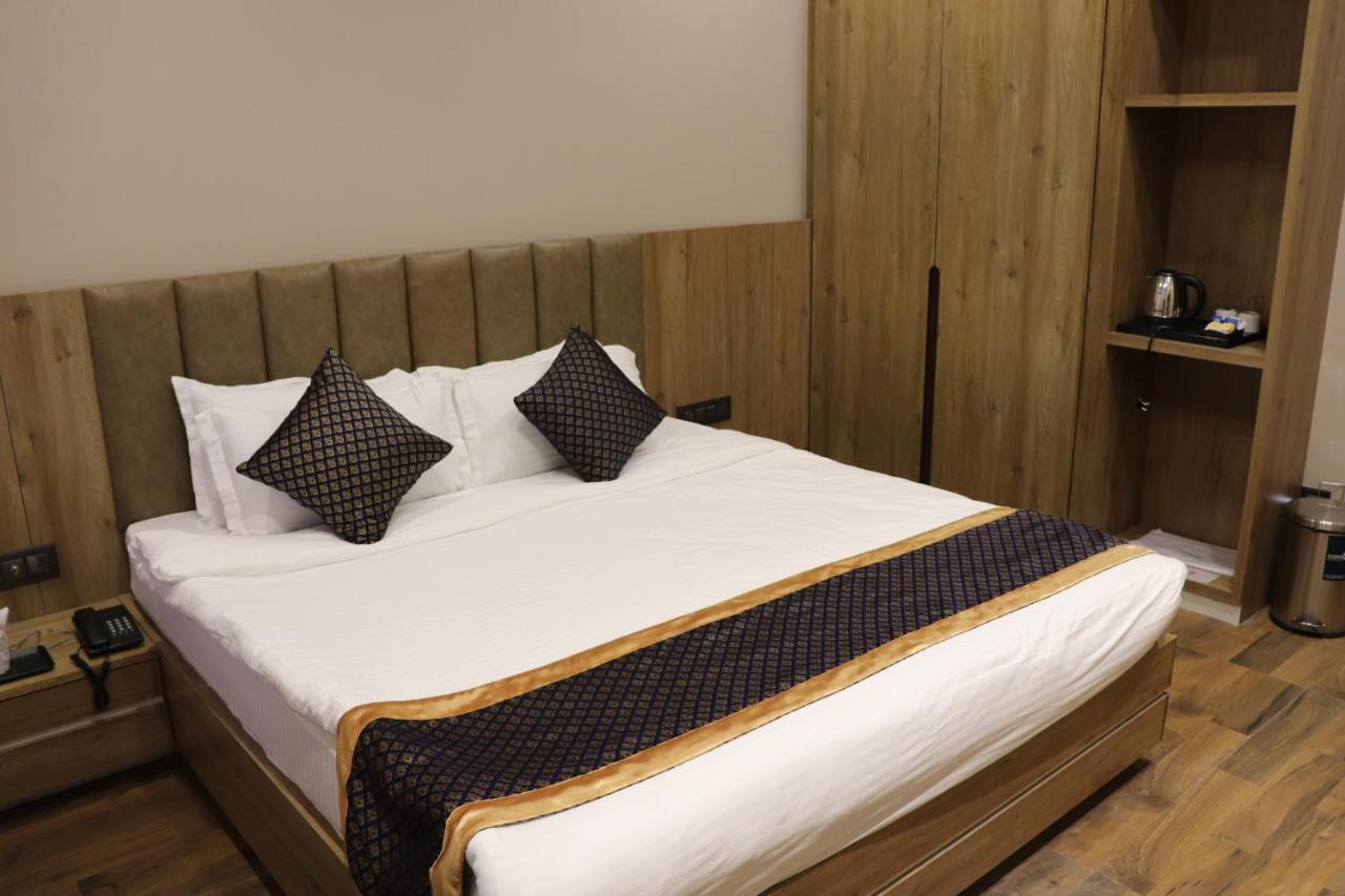 Shivanta Hotel& Resorts Jhunjhunu Экстерьер фото